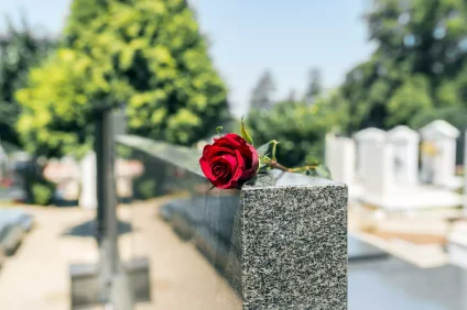 Cimetière monuments 09.48.49